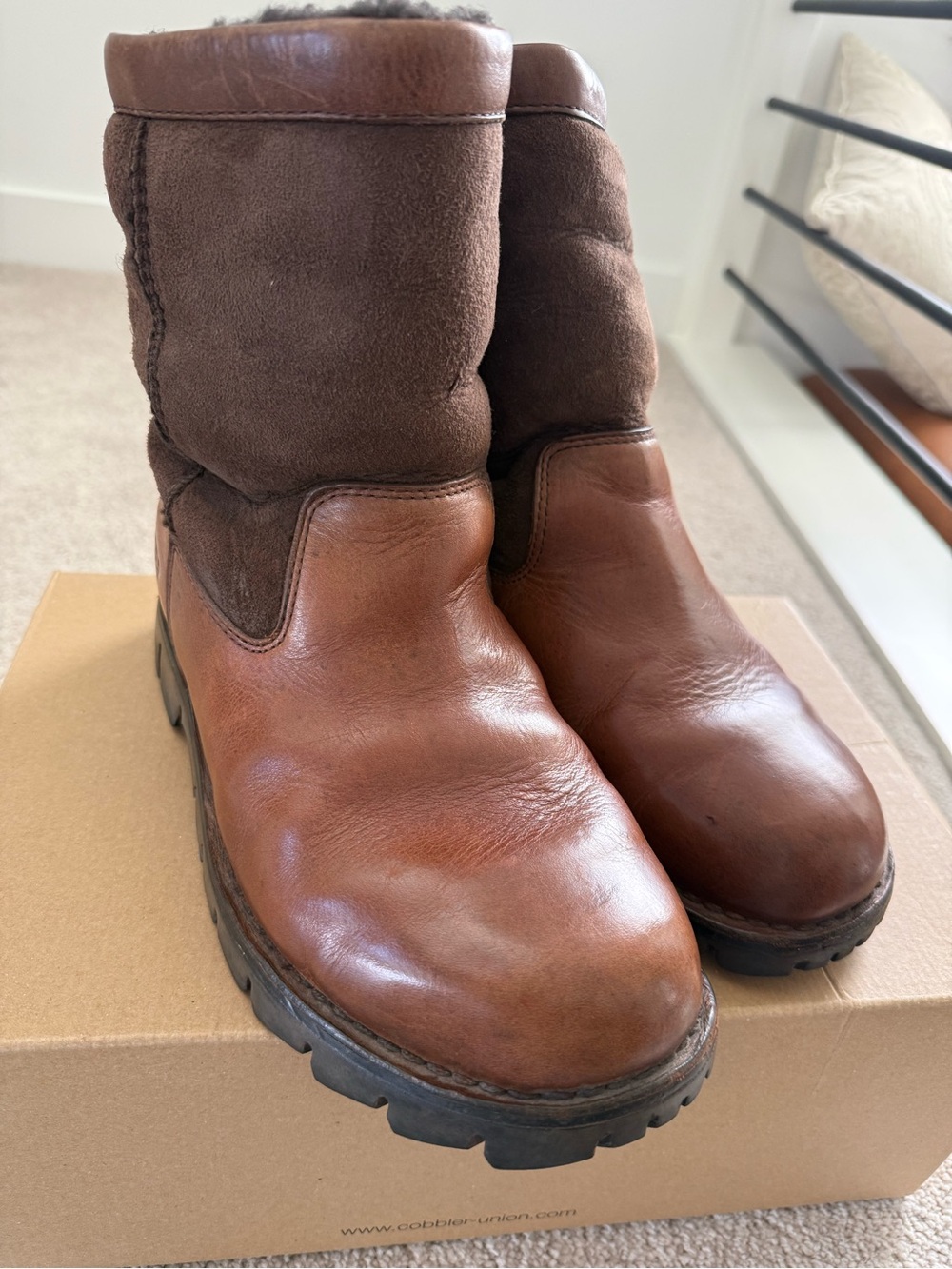 UGG Men's Brown Leather & Suede Insulated Boots US8 UK7 Fur lined
